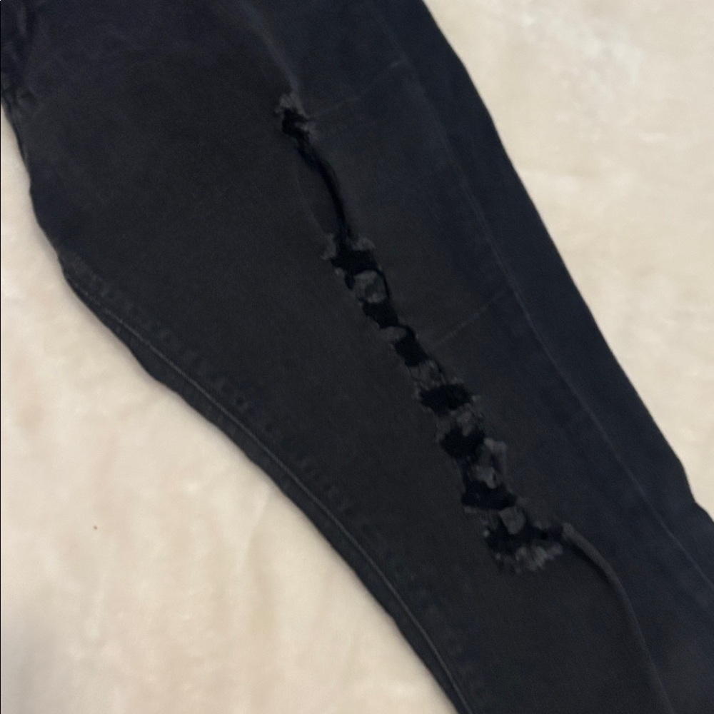 Distressed Jeans - Picture 5 of 5